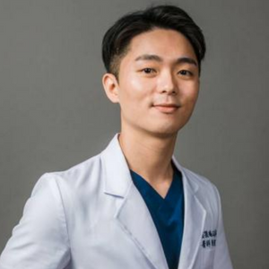 Dr. Chen De Shing